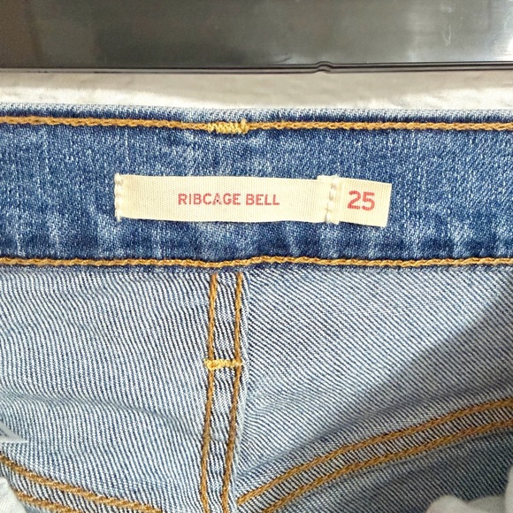 25x32 -Levi’s Women’s Ribcage Bell Super High Rise Denim Jeans Med Wash Blue - Picture 5 of 6